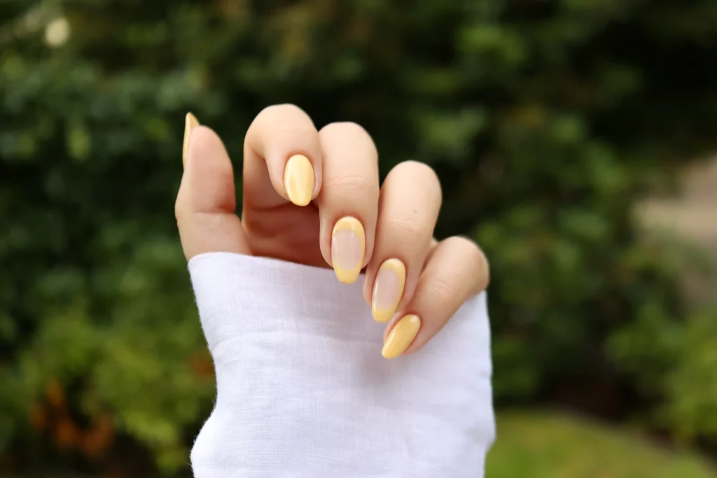 Xu hướng nail mới: Butter nails độc đáo cho mùa hè 2024