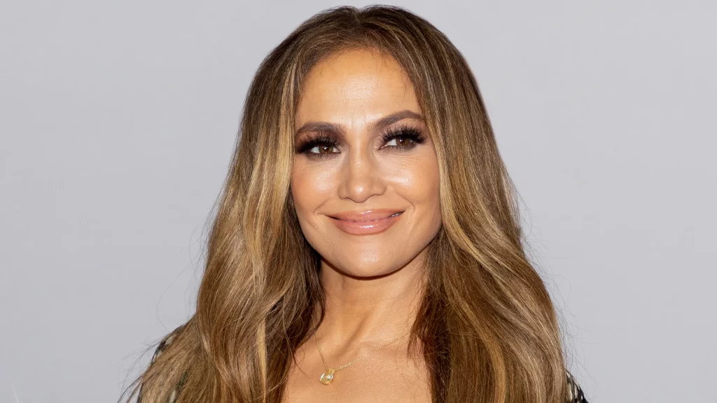 Bí quyết làm đẹp từ Jennifer Lopez: Làm thế nào để có làn da rạng rỡ và vẻ ngoài tươi trẻ